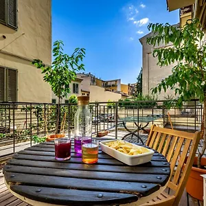 Luxury In The Heart Of Out Of Ztl Florence