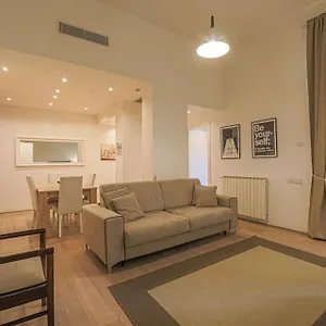 Luxury In The Heart Of Out Of Ztl Florence