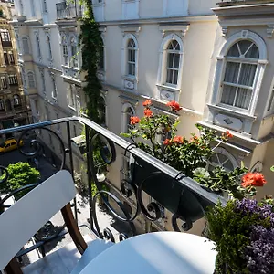 بيرا نيوف اسطنبول